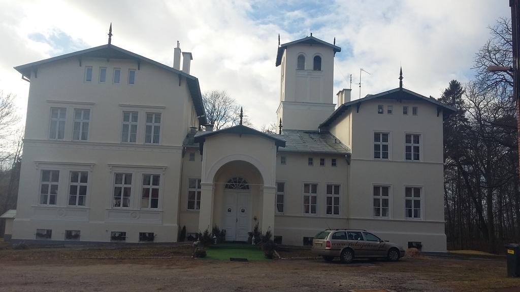 Agroturystyka "Palac W Janowie" Ngoại thất bức ảnh