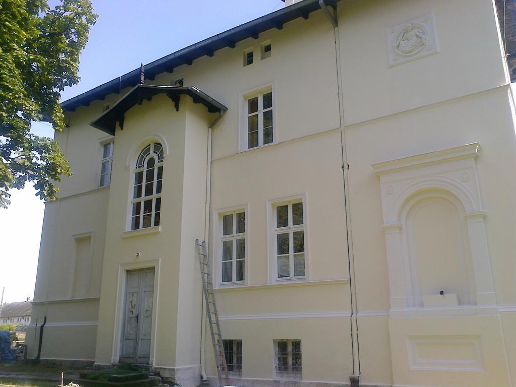 Agroturystyka "Palac W Janowie" Ngoại thất bức ảnh